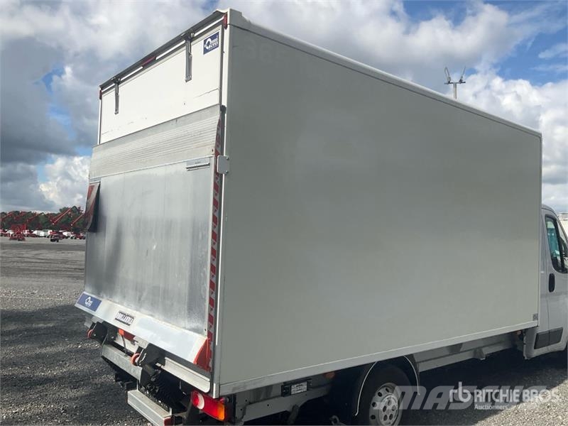 Opel Movano 2.2 103 KW KO/LBW L4 Van Truck Skriňová nadstavba