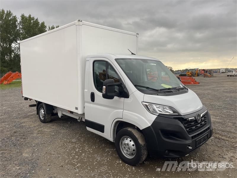 Opel Movano 2.2 103 KW KO/LBW L4 - Box body with tail l شاحنة مقفلة