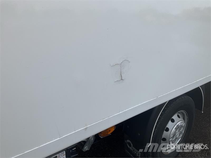 Opel Movano 2.2 103 KW KO/LBW L4 - Box body with tail l Dostavna vozila / kombiji