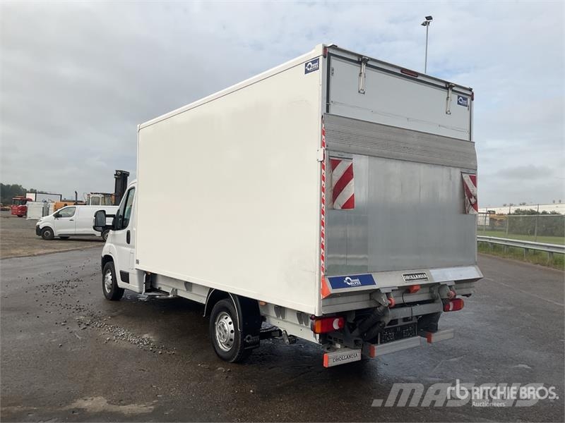 Opel Movano 2.2 103 KW KO/LBW L4 - Box body with tail l Dostavna vozila / kombiji