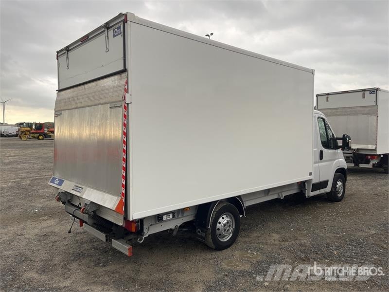 Opel Movano 2.2 103 KW KO/LBW L4 - Box body with tail l شاحنة مقفلة