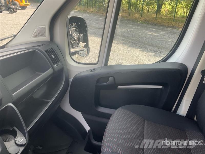 Opel Movano 2.2 103 KW KO/LBW L4 Van Truck Skriňová nadstavba