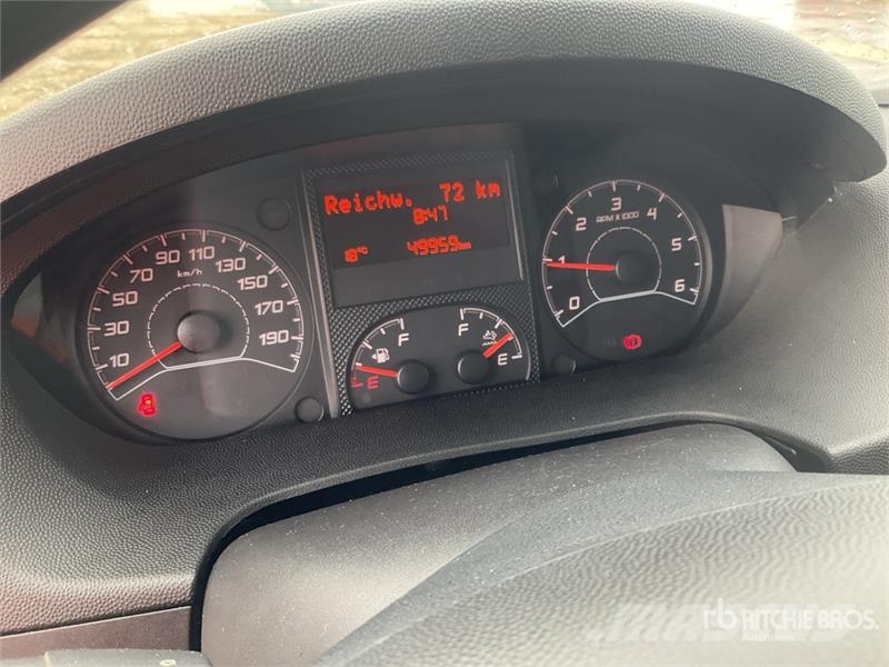 Opel Movano 2.2 103 KW KO/LBW L4 - Box body with tail l Dostavna vozila / kombiji
