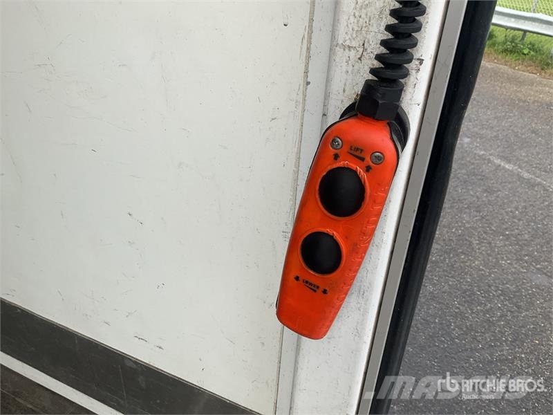 Opel Movano 2.2 103 KW KO/LBW L4 - Box body with tail l Dostavna vozila / kombiji