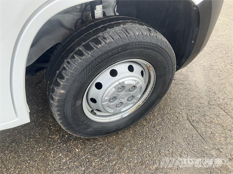 Opel Movano 2.2 103 KW KO/LBW L4 - Box body with tail l Dostavna vozila / kombiji