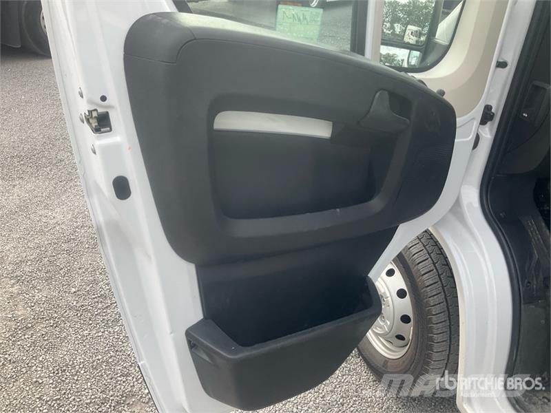 Opel Movano 2.2 103 KW DOKA tipper L3 Crew Cab Flatbed  Kofferaufbau