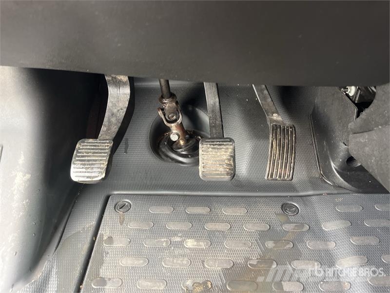 Opel Movano 2.2 103 KW KO/LBW L4 - Box body with tail l شاحنة مقفلة