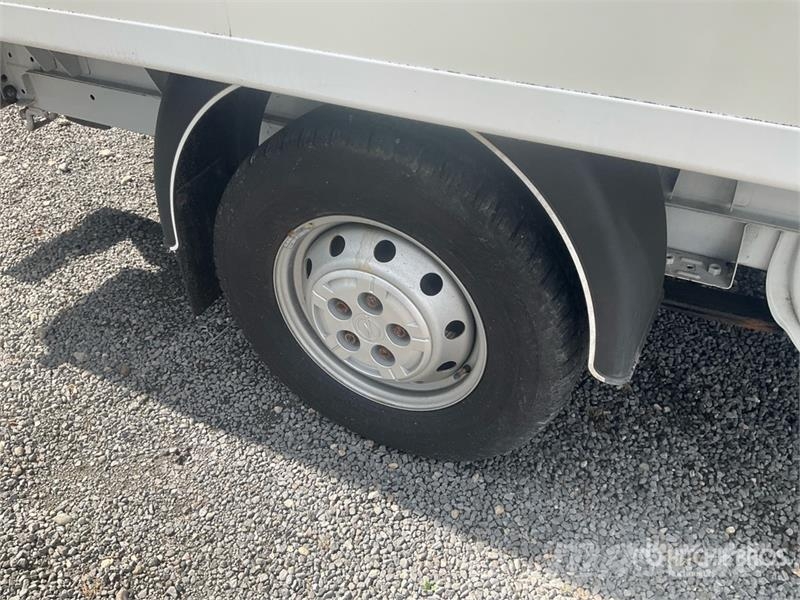 Opel Movano 2.2 103 KW KO/LBW L4 Van Truck Skriňová nadstavba