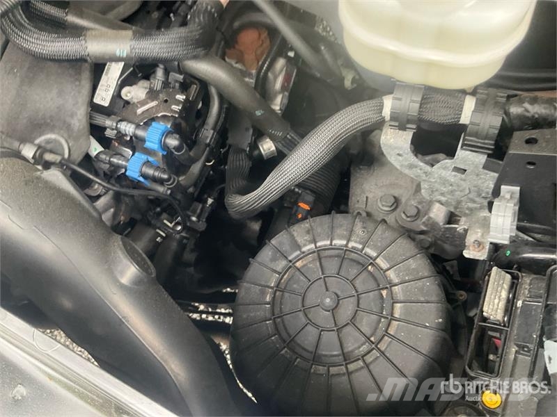 Opel Movano 2.2 103 KW KO/LBW L4 Van Truck Skriňová nadstavba