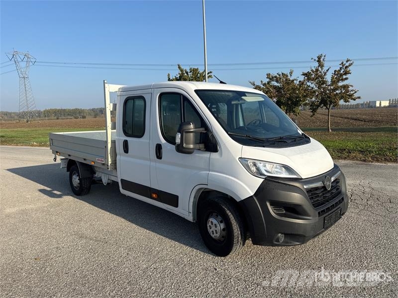Opel Movano 2.2 Crew Cab 103 KW DOKA PR L3 Flatbed Truc Madelautod