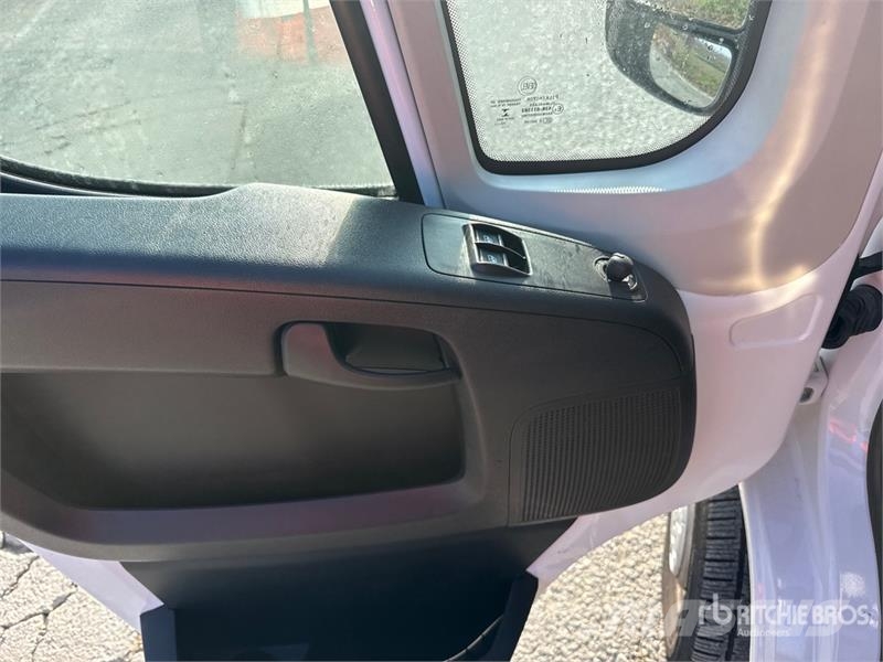 Opel Movano 2.2 Crew Cab 103 KW DOKA PR L3 Flatbed Truc Madelautod