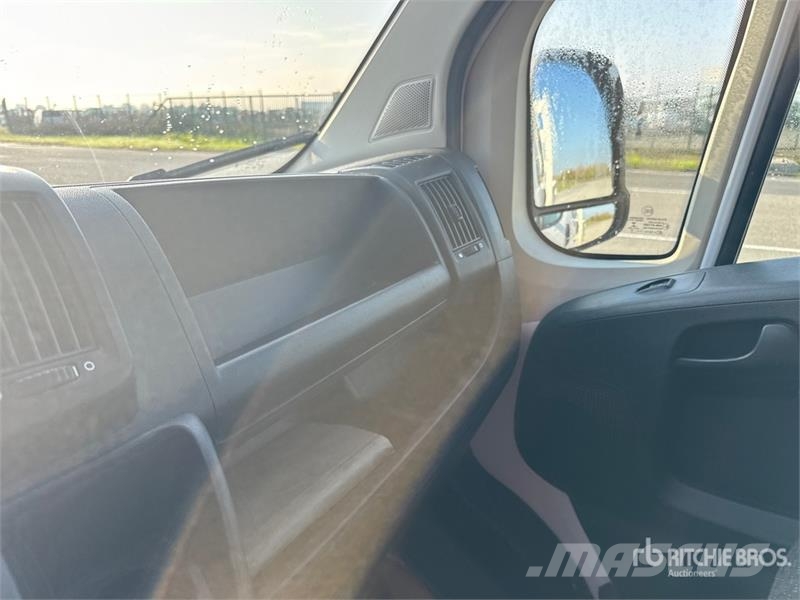 Opel Movano 2.2 Crew Cab 103 KW DOKA PR L3 Flatbed Truc Madelautod