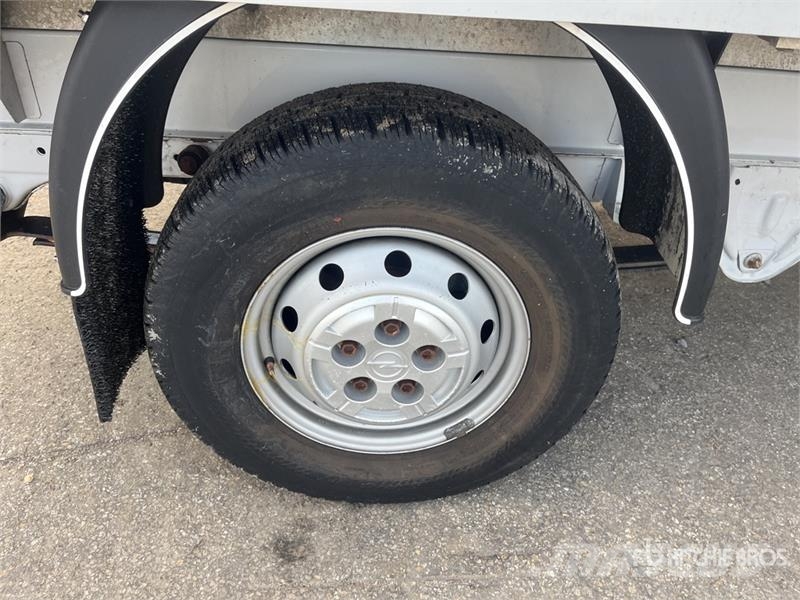 Opel Movano 2.2 Crew Cab 103 KW DOKA PR L3 Cargo Van Furgone chiuso