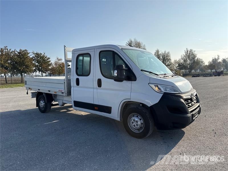 Opel Movano 2.2 Crew Cab 103 KW DOKA PR L3 Flatbed Truc Madelautod