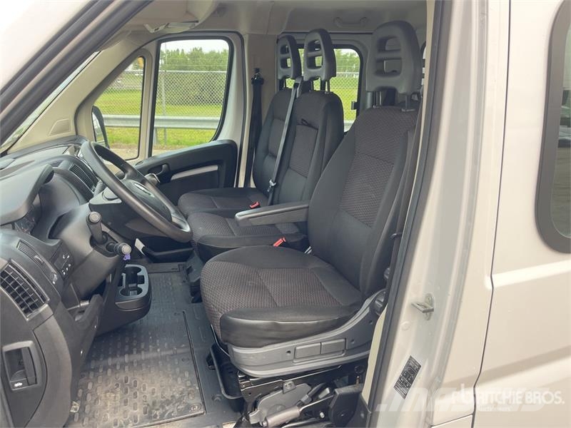 Opel Movano 2.2 Crew Cab 103 KW DOKA PR L3 Cargo Van Furgone chiuso