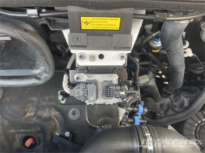 Opel Movano 2.2 Crew Cab 103 KW DOKA PR L3 Cargo Van Furgone chiuso