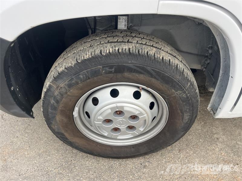 Opel Movano 2.2 Crew Cab 103 KW DOKA PR L3 Cargo Van Furgone chiuso