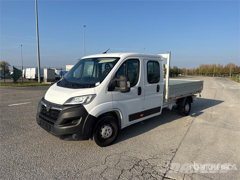Opel Movano 2.2 Crew Cab 103 KW DOKA PR L3 Flatbed Truc Madelautod