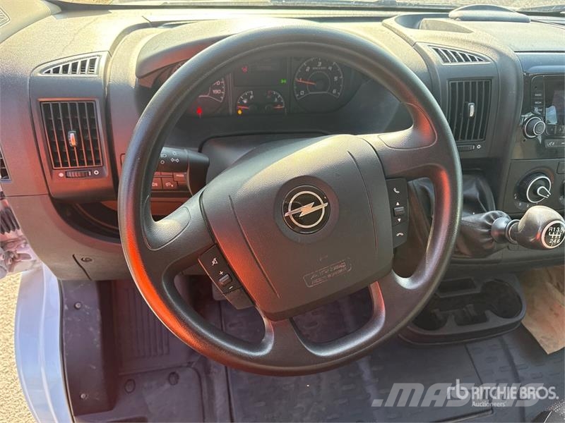 Opel Movano 2.2 Crew Cab 103 KW DOKA PR L3 Flatbed Truc Madelautod