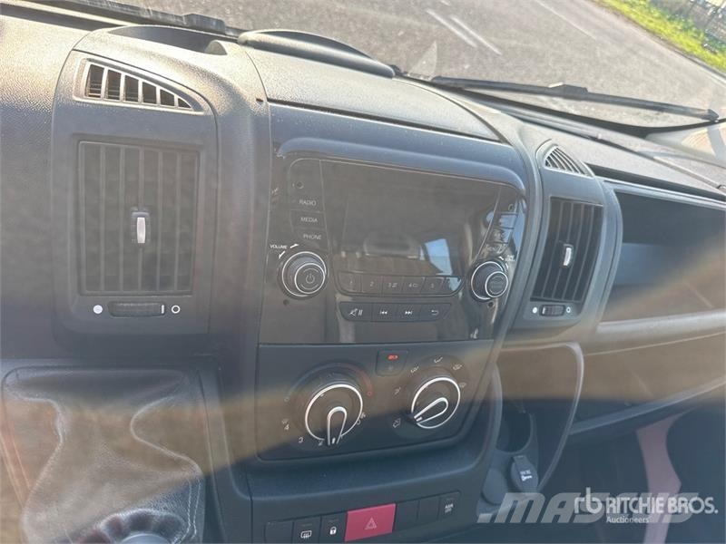Opel Movano 2.2 Crew Cab 103 KW DOKA PR L3 Flatbed Truc Madelautod