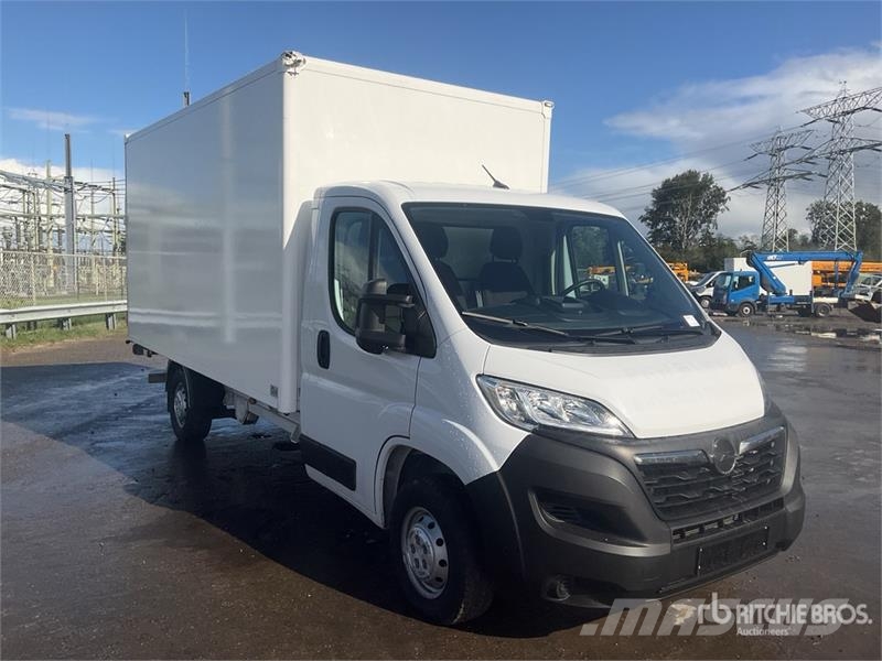 Opel Movano 4x2 Van Truck Bakwagens met gesloten opbouw