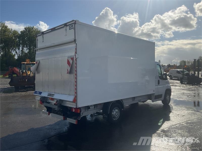 Opel Movano 4x2 Van Truck Bakwagens met gesloten opbouw
