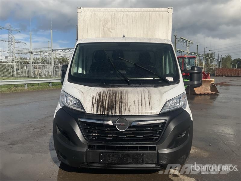 Opel Movano 4x2 Van Truck Bakwagens met gesloten opbouw