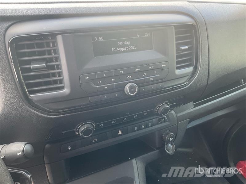 Opel Vivaro 1.5 75 KW KA L2H1 Selection Cargo Van (Inop شاحنة مقفلة