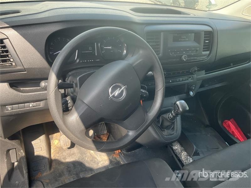 Opel Vivaro 1.5 75 KW KA L2H1 Selection Cargo Van (Inop شاحنة مقفلة