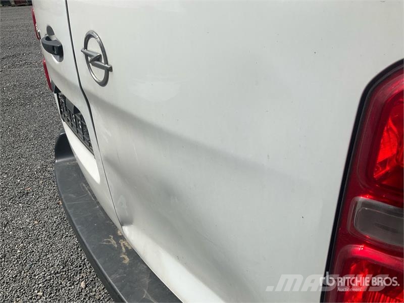 Opel Vivaro 1.5 75 KW KA L2H1 Selection Cargo Van (Inop شاحنة مقفلة