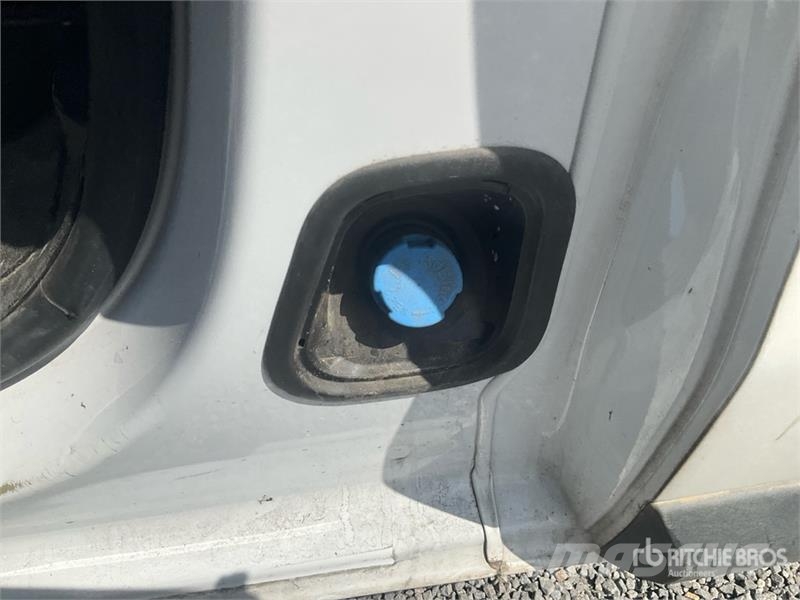 Opel Vivaro 1.5 75 KW KA L2H1 Selection Cargo Van (Inop شاحنة مقفلة
