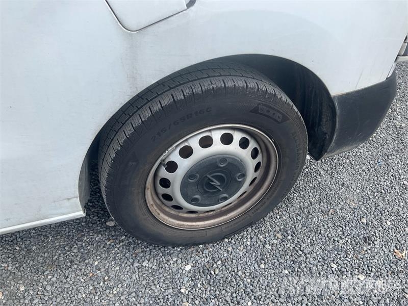Opel Vivaro 1.5 75 KW KA L2H1 Selection Cargo Van (Inop شاحنة مقفلة
