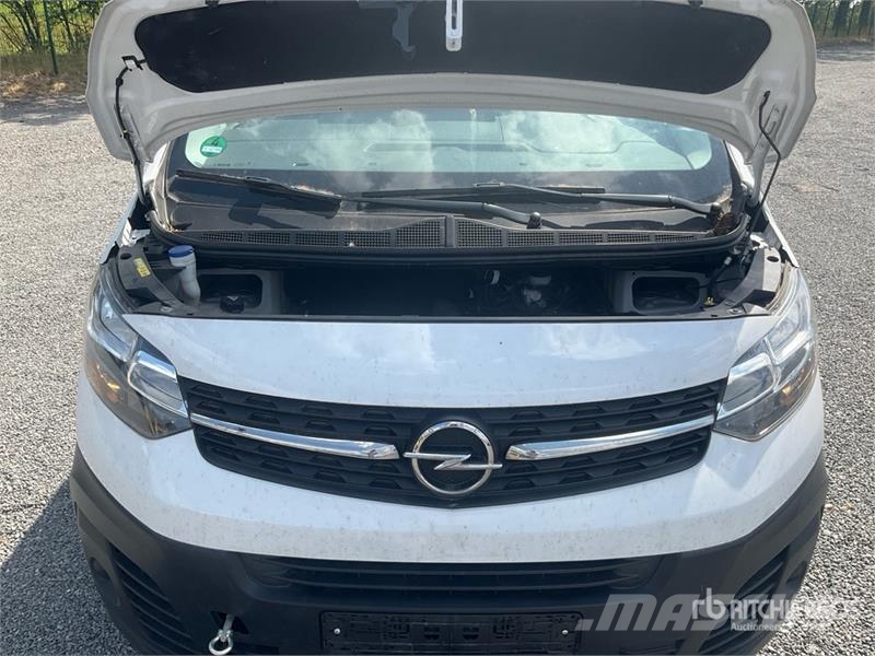 Opel Vivaro 1.5 75 KW KA L2H1 Selection Cargo Van (Inop شاحنة مقفلة