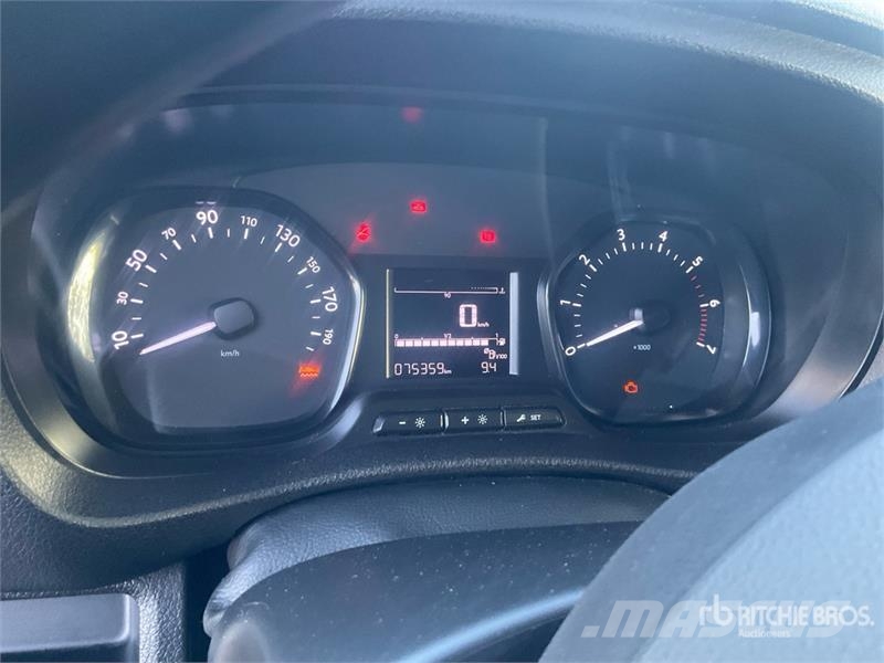 Opel Vivaro 1.5 75 KW KA L2H1 Selection Cargo Van (Inop Kaubikud