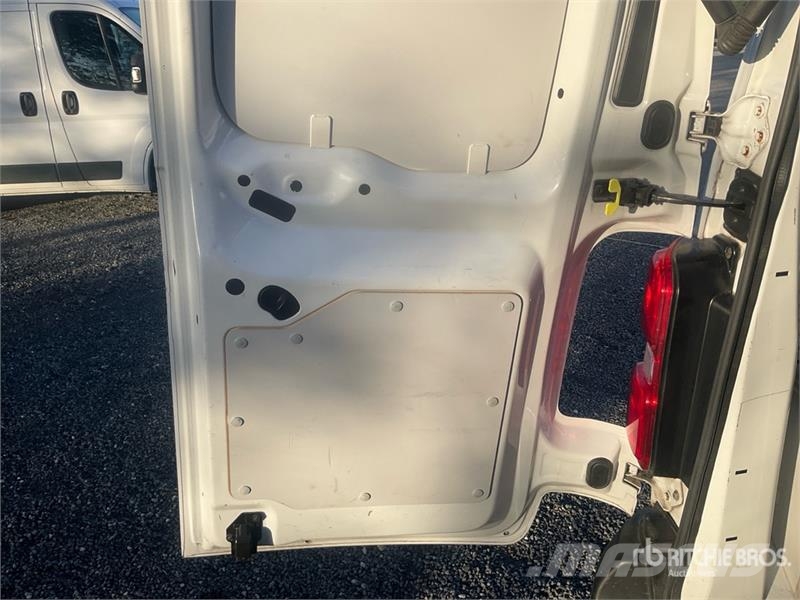 Opel Vivaro 1.5 75 KW KA L2H1 Selection Cargo Van (Inop Kaubikud