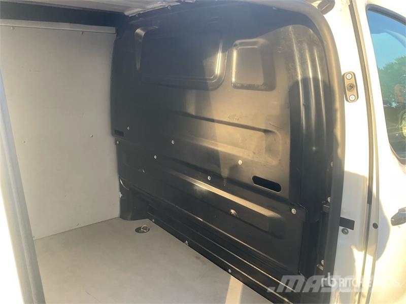 Opel Vivaro 1.5 75 KW KA L2H1 Selection Cargo Van (Inop Kaubikud
