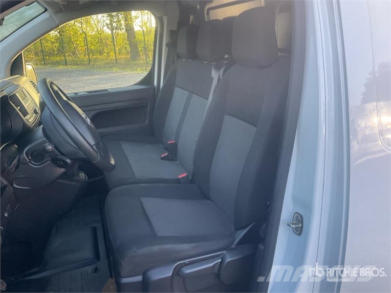 Opel Vivaro 1.5 75 KW KA L2H1 Selection Cargo Van (Inop Kaubikud