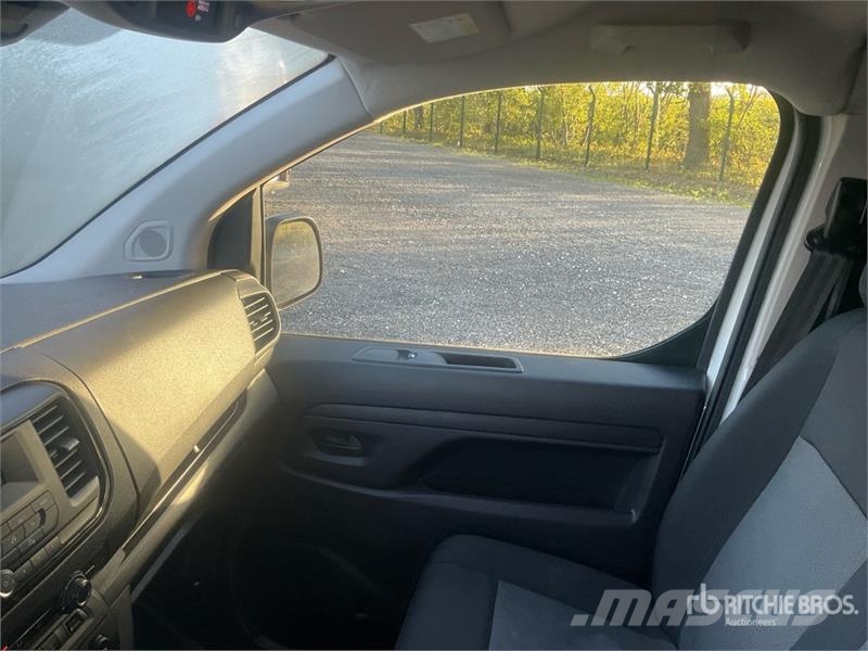 Opel Vivaro 1.5 75 KW KA L2H1 Selection Cargo Van (Inop Kaubikud
