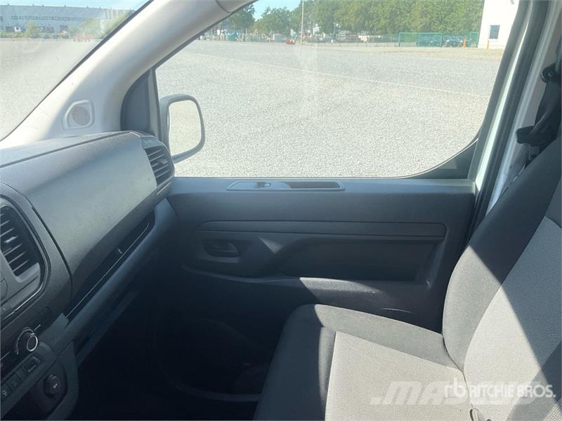 Opel Vivaro 1.5 75 KW KA L2H1 Selection Cargo Van Kaubikud