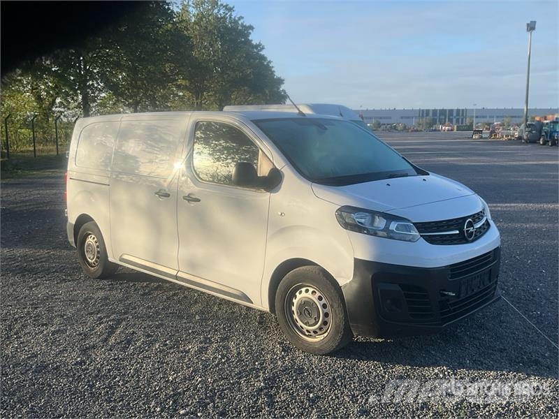 Opel Vivaro 1.5 75 KW KA L2H1 Selection Cargo Van (Inop Kaubikud