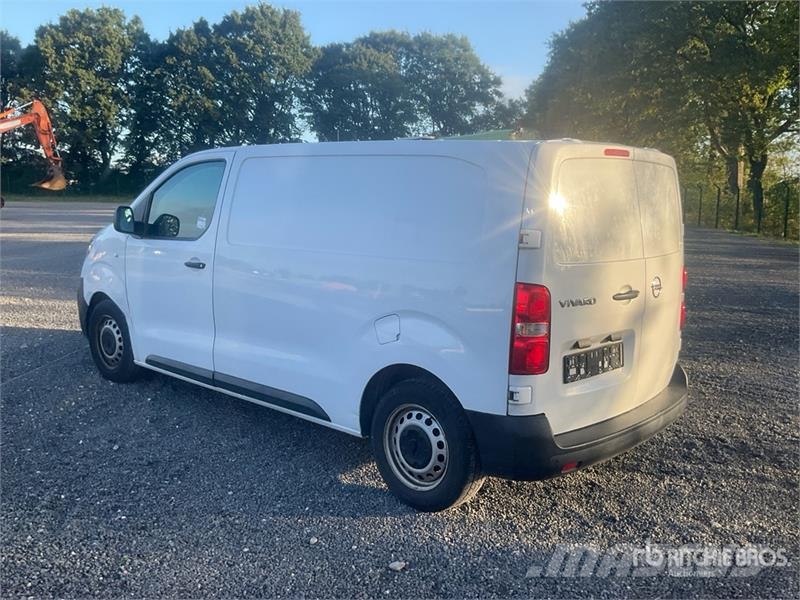 Opel Vivaro 1.5 75 KW KA L2H1 Selection Cargo Van (Inop Kaubikud