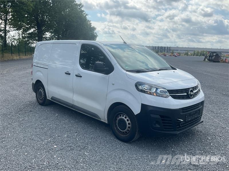 Opel Vivaro 1.5 75 KW KA L2H1 Selection Cargo Van (Inop شاحنة مقفلة
