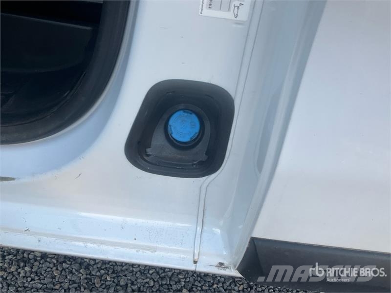 Opel Vivaro 1.5 75 KW KA L2H1 Selection Cargo Van (Inop Kaubikud