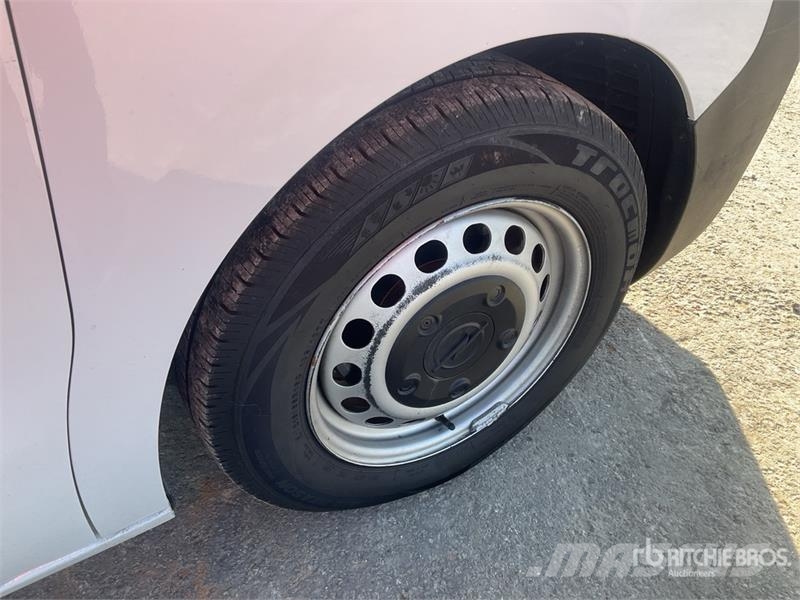 Opel Vivaro 1.5 Cargo Van Dostavna vozila / kombiji