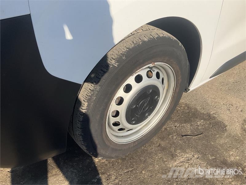 Opel Vivaro 1.5 Cargo Van Dostavna vozila / kombiji
