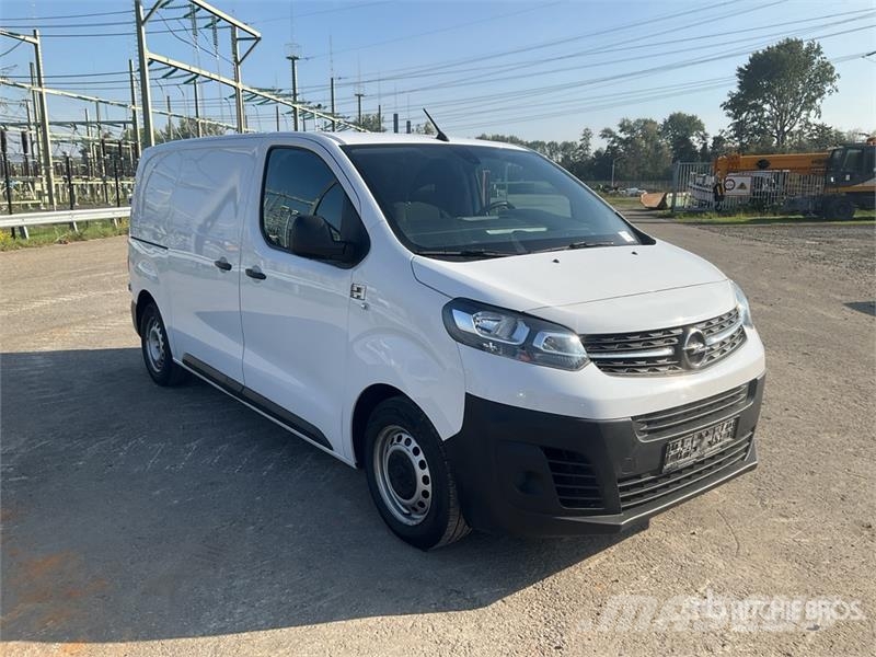 Opel Vivaro 1.5 KW KA L2H1 Selection Cargo Van Kaubikud