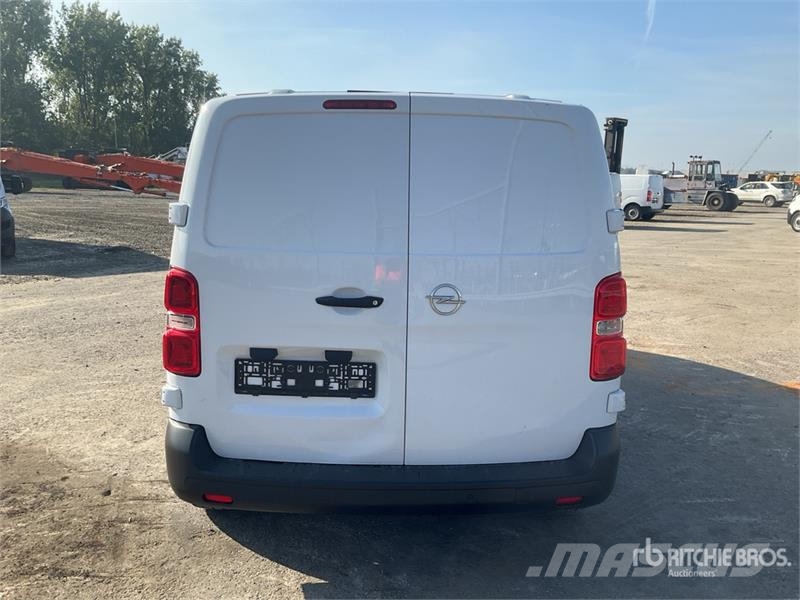 Opel Vivaro 1.5 KW KA L2H1 Selection Cargo Van Kaubikud