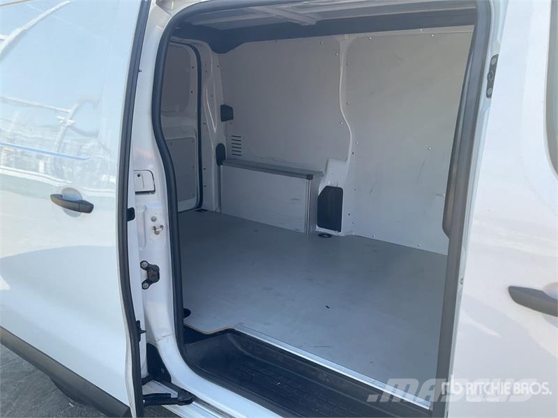 Opel Vivaro 1.5 KW KA L2H1 Selection Cargo Van Kaubikud