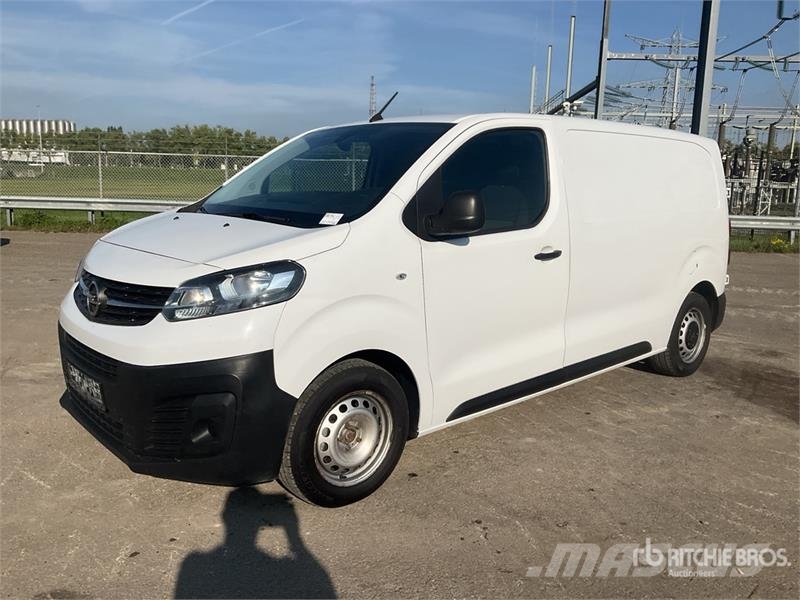 Opel Vivaro 1.5 KW KA L2H1 Selection Cargo Van Kaubikud