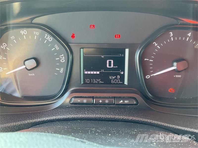 Opel Vivaro 1.5 KW KA L2H1 Selection Cargo Van Kaubikud